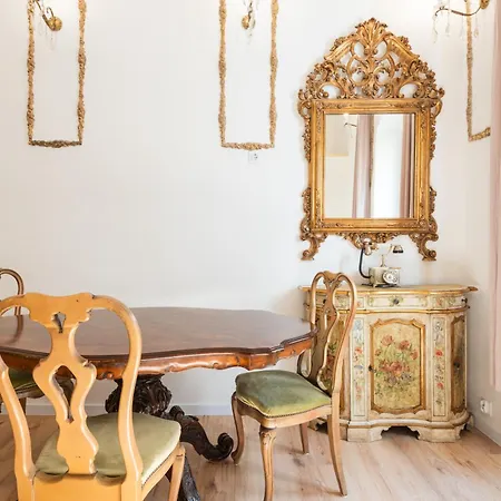 Historic Next To The Castle Appartement